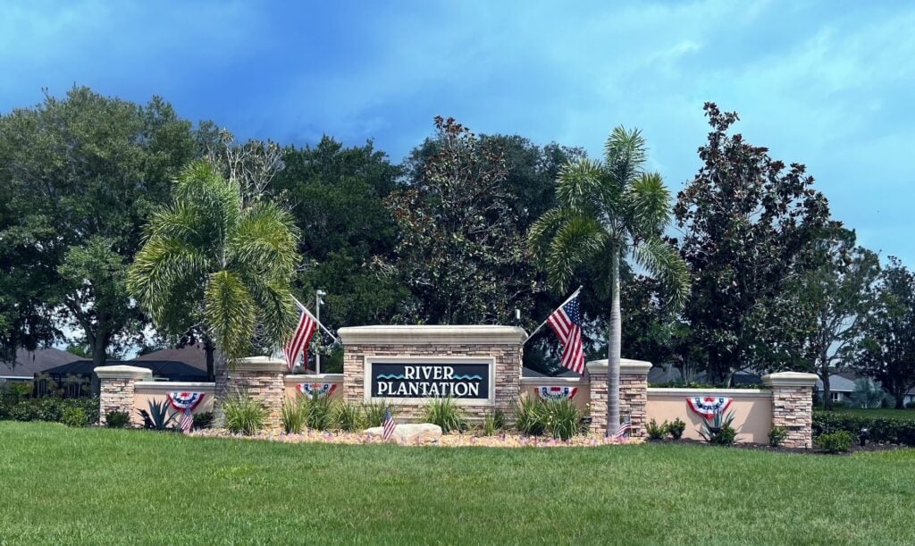 river plantation sign